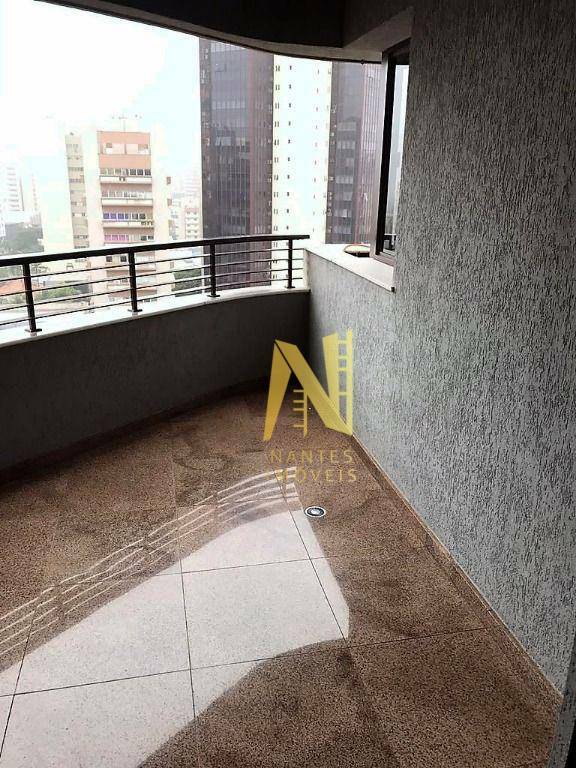 Apartamento à venda com 3 quartos, 226m² - Foto 18