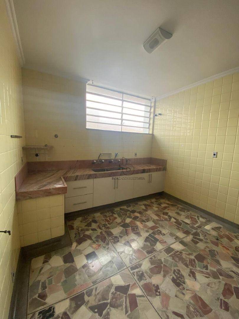 Casa para alugar com 3 quartos, 333m² - Foto 30