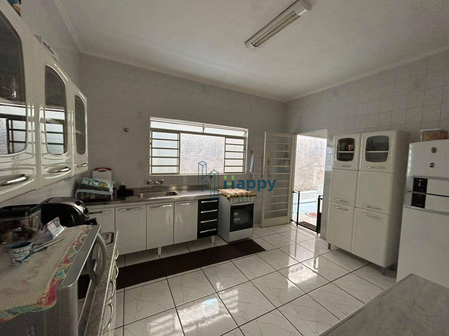 Casa à venda com 3 quartos, 213m² - Foto 4