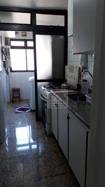 Apartamento à venda com 3 quartos, 68m² - Foto 4