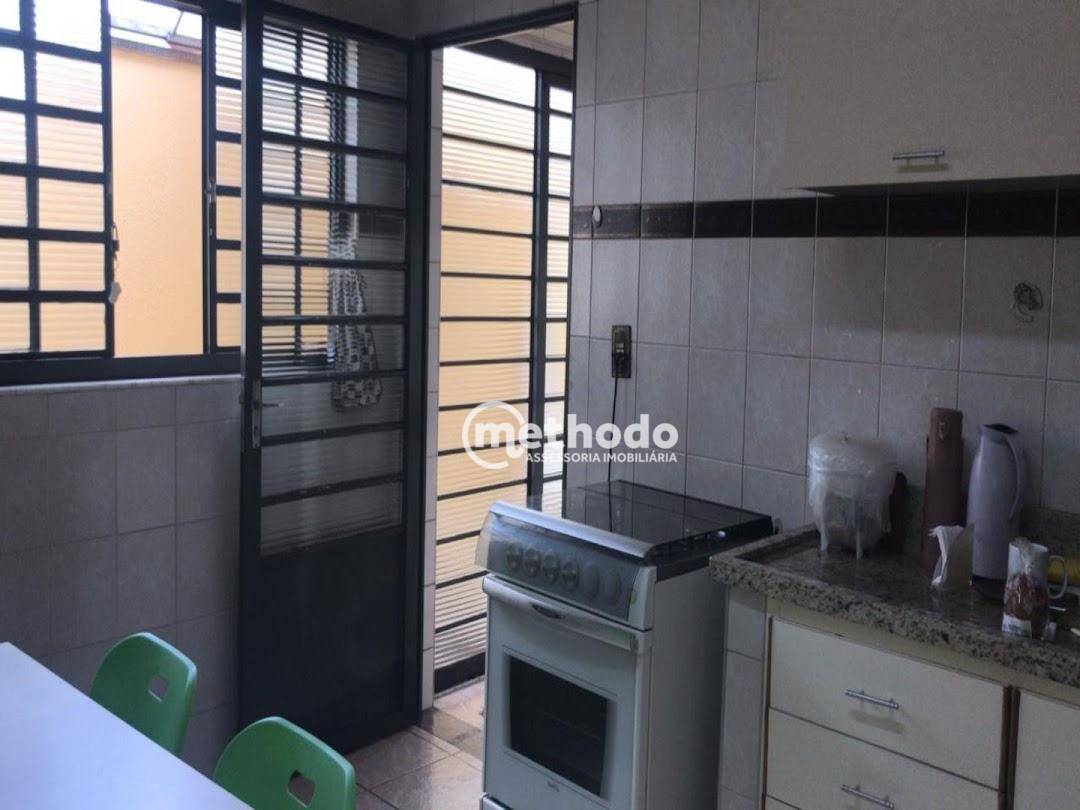 Casa à venda com 3 quartos, 227m² - Foto 11