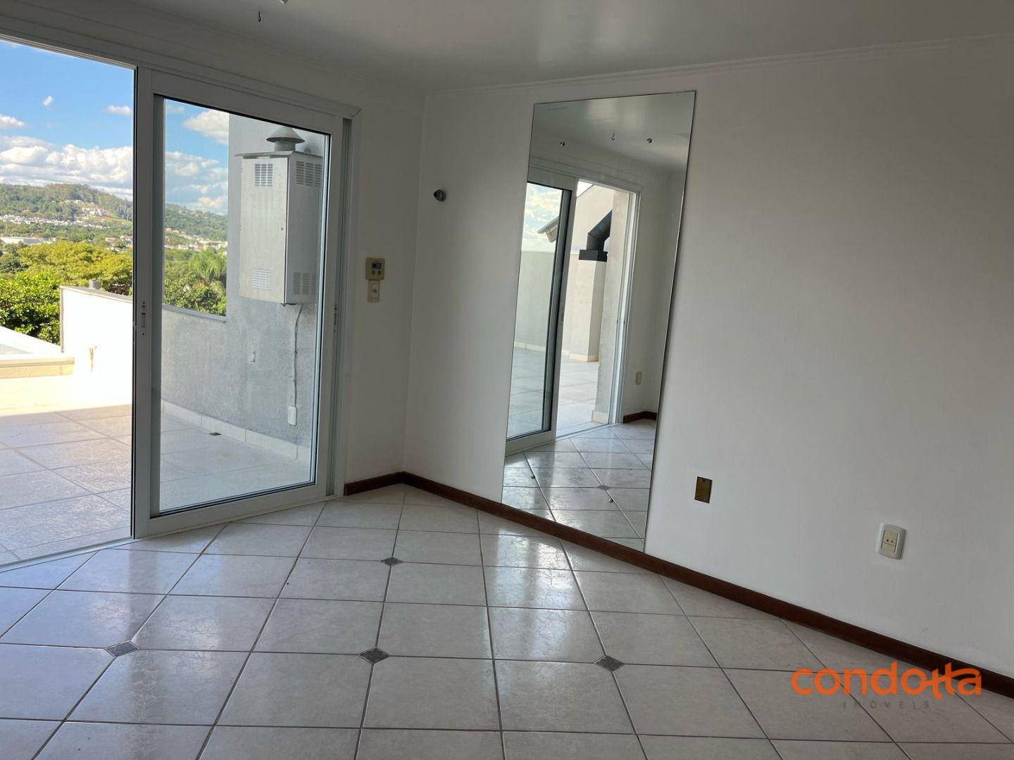 Casa para alugar com 4 quartos, 300m² - Foto 7
