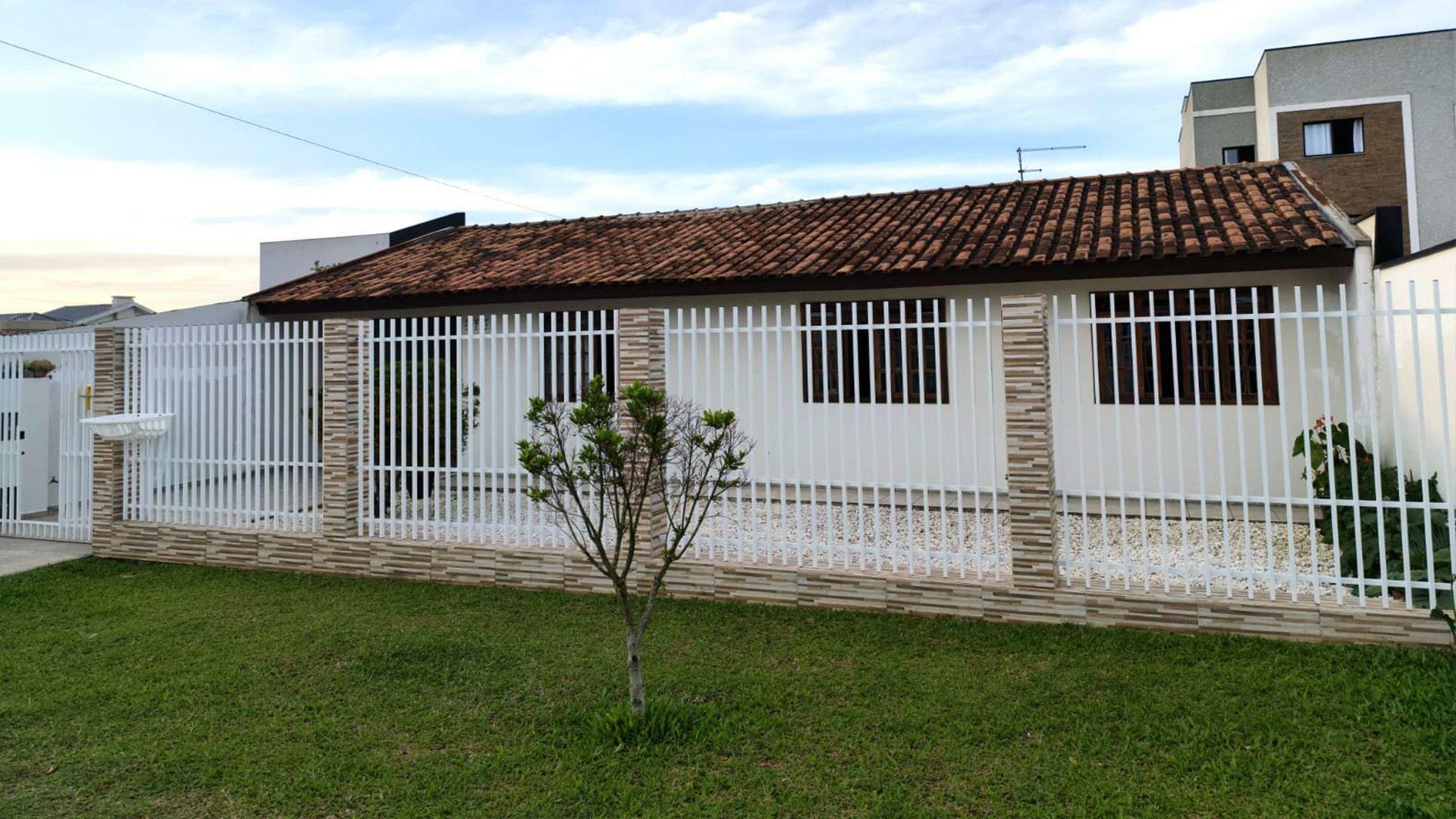 Casa à venda com 3 quartos, 90m² - Foto 2