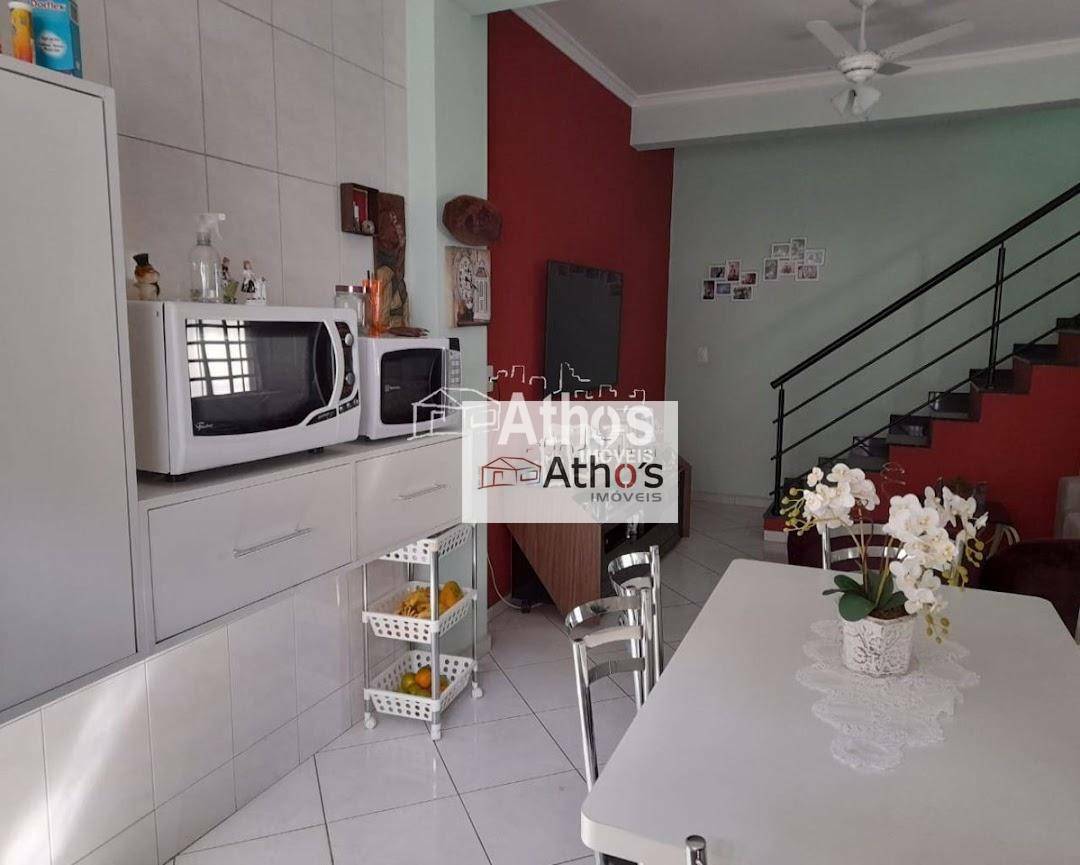 Sobrado à venda com 4 quartos, 180m² - Foto 2