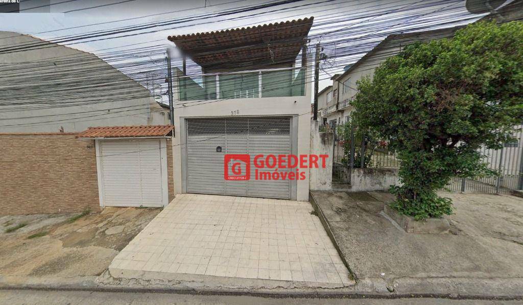 Sobrado à venda com 3 quartos, 220m² - Foto 1