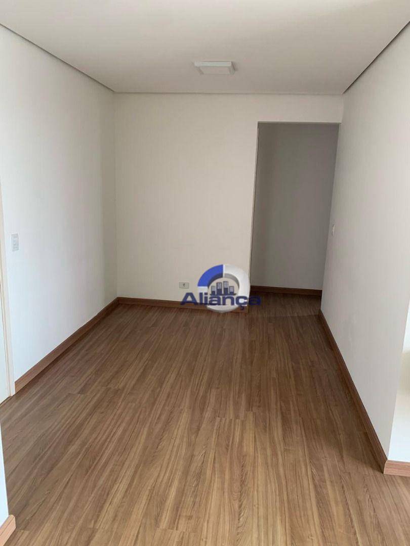 Apartamento para alugar com 3 quartos, 77m² - Foto 9