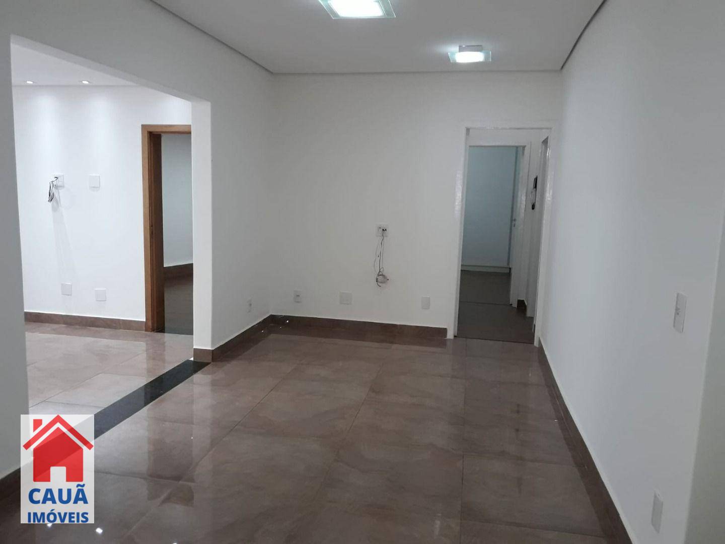 Casa à venda e aluguel com 5 quartos, 250m² - Foto 8