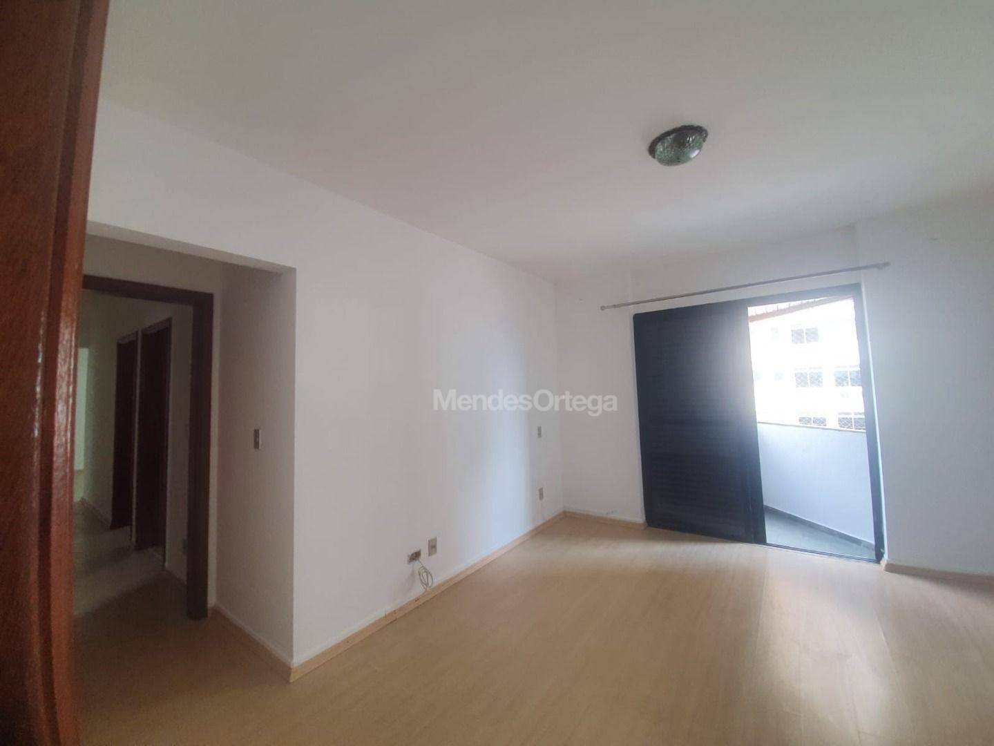 Apartamento para alugar com 3 quartos, 130m² - Foto 3