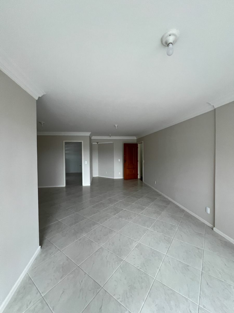 Apartamento à venda com 3 quartos, 136m² - Foto 9