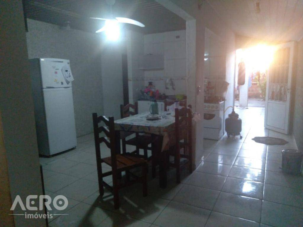 Casa à venda com 3 quartos, 114m² - Foto 7