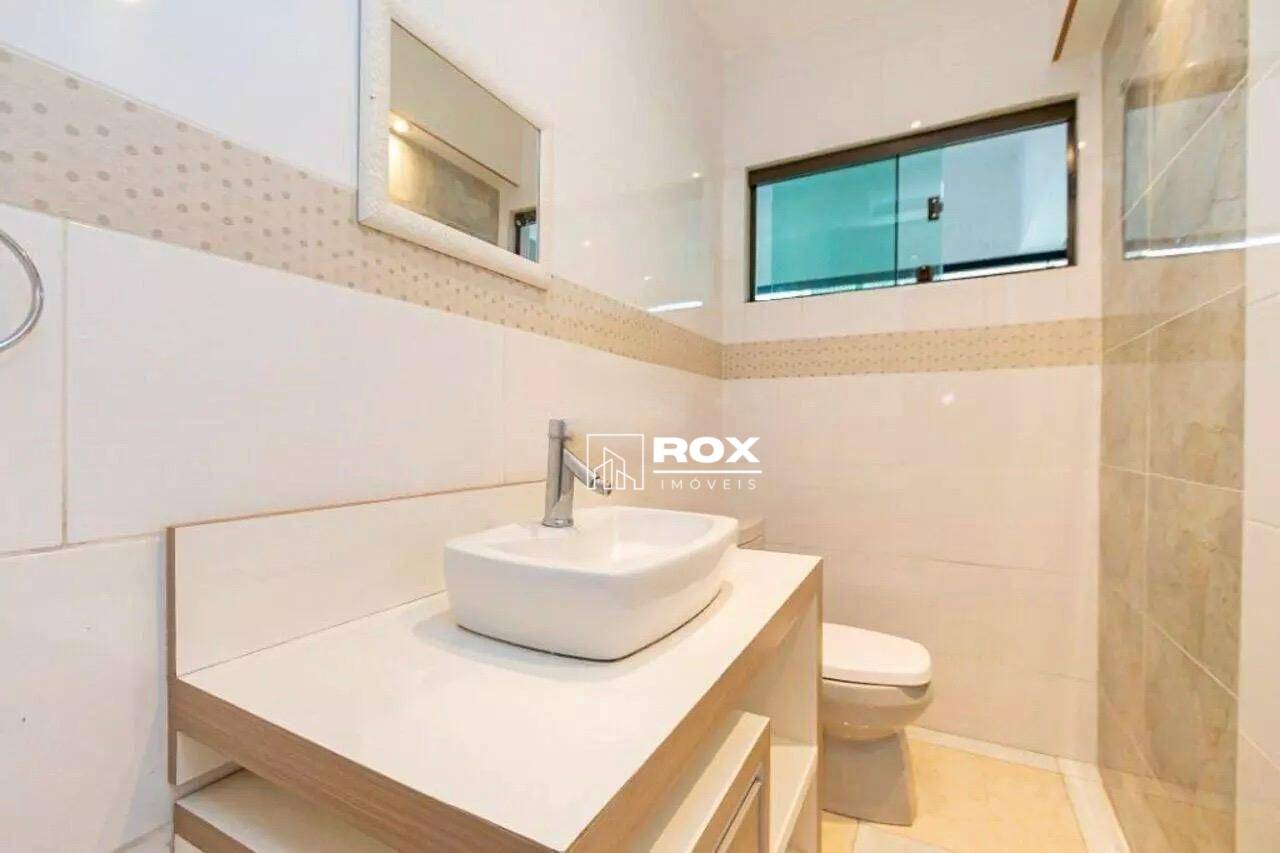 Casa de Condomínio para alugar com 3 quartos, 300m² - Foto 6