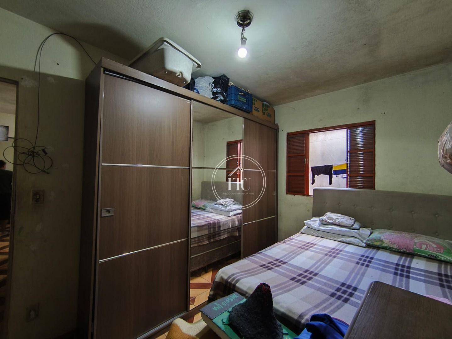 Casa à venda com 3 quartos, 127m² - Foto 1