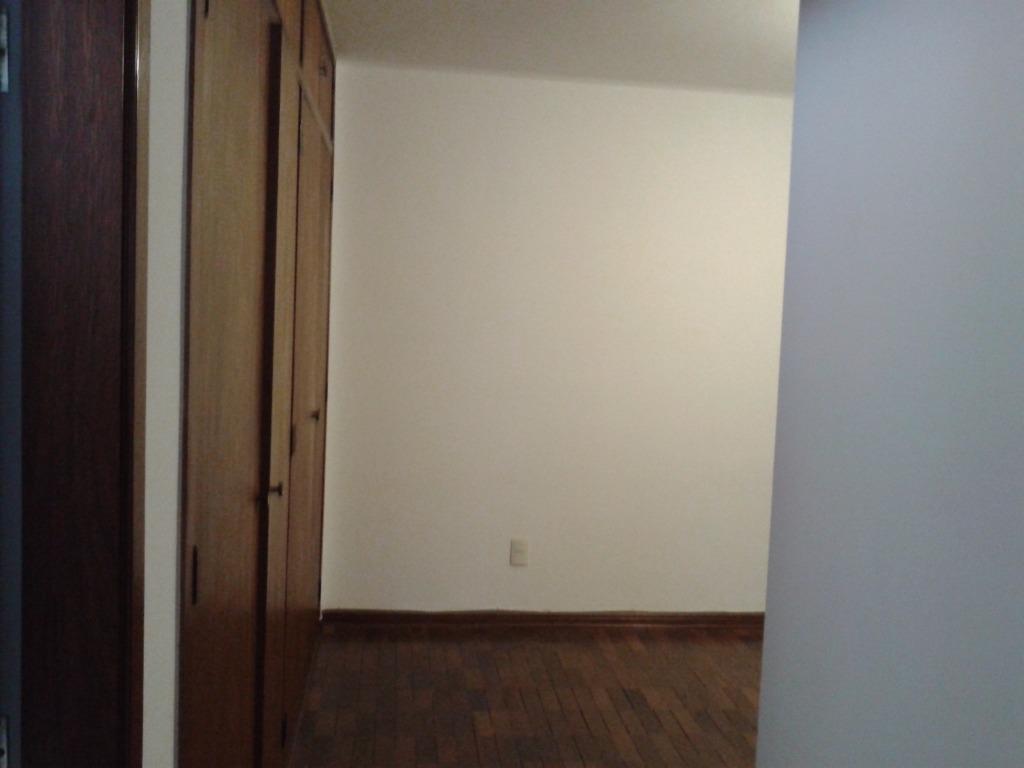 Apartamento à venda com 3 quartos, 127m² - Foto 10