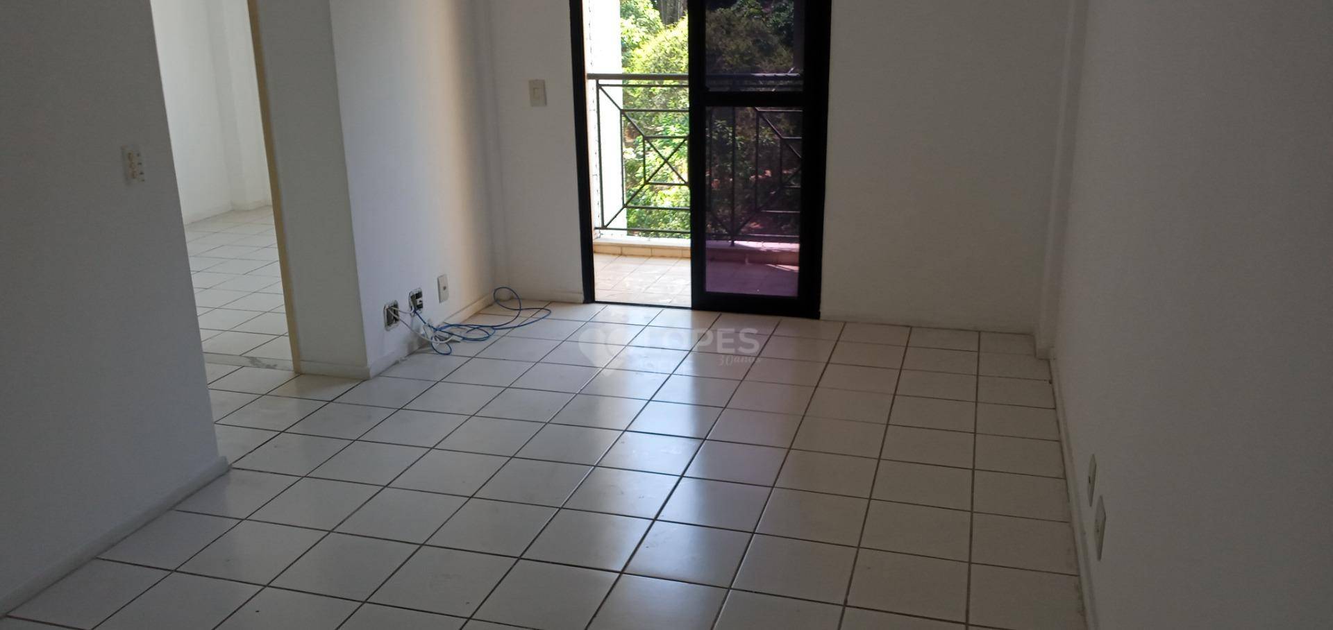 Apartamento à venda com 2 quartos, 69m² - Foto 1