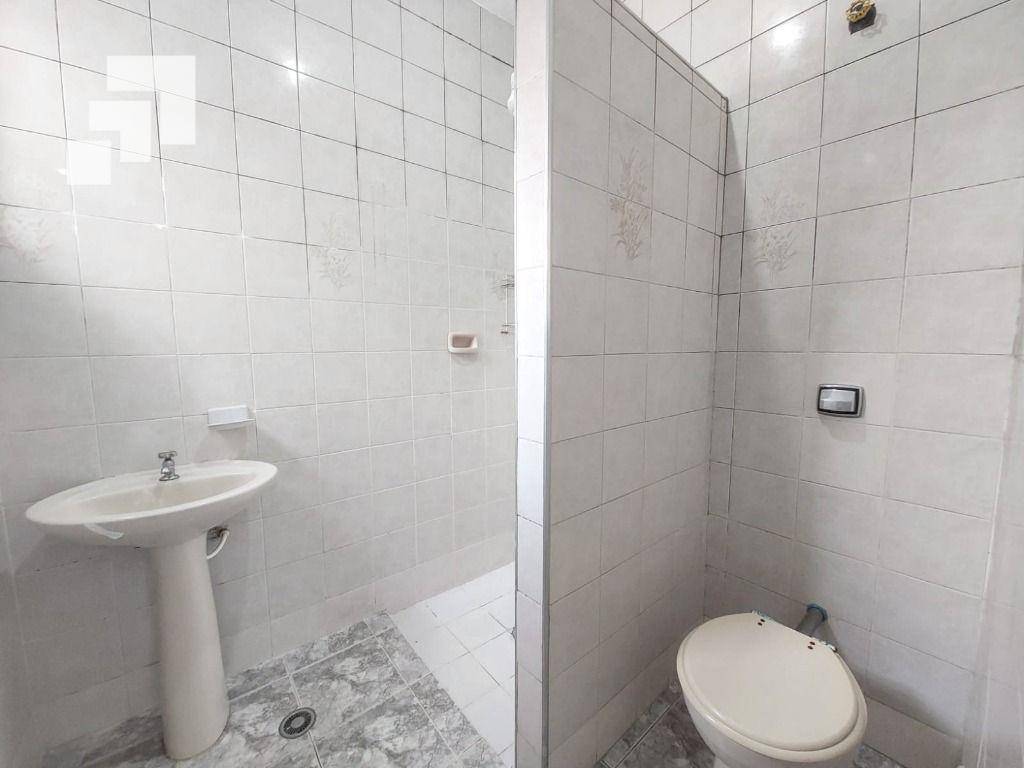 Casa para alugar com 1 quarto, 40m² - Foto 11