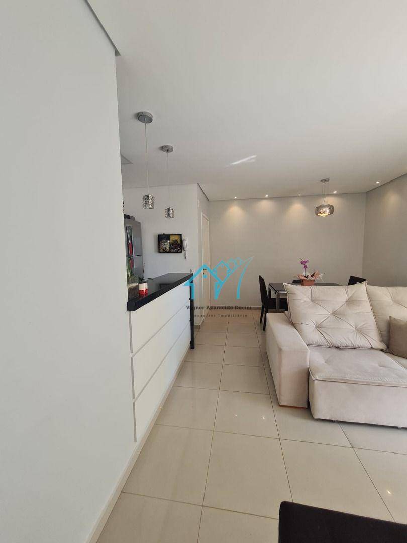 Apartamento à venda com 3 quartos, 75m² - Foto 1