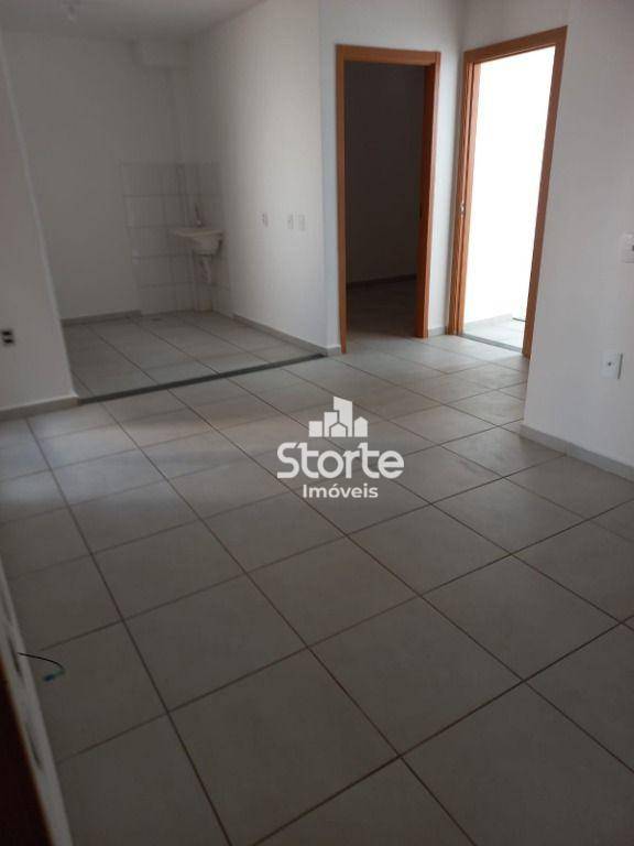 Apartamento à venda com 2 quartos, 43m² - Foto 3