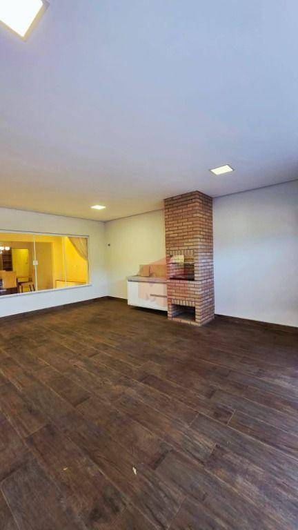 Casa à venda com 3 quartos, 130m² - Foto 3