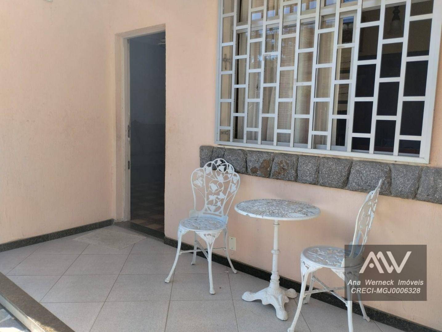 Apartamento à venda com 3 quartos, 200m² - Foto 2