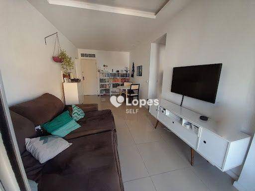 Apartamento à venda com 2 quartos, 75m² - Foto 3