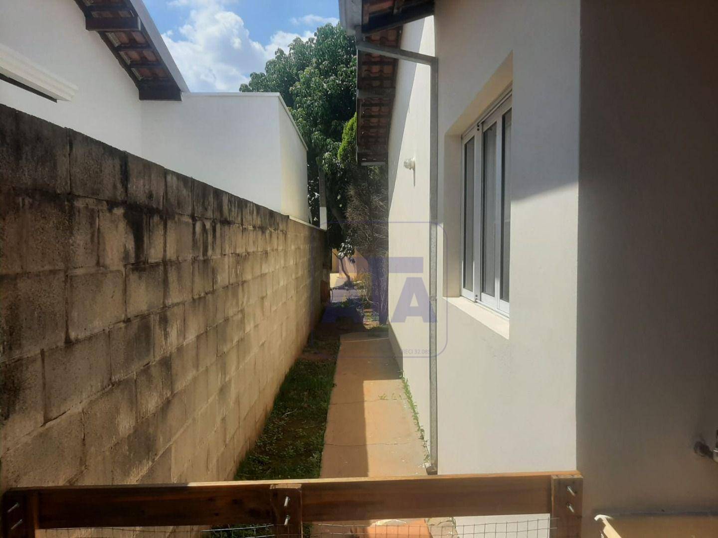 Casa para alugar com 2 quartos, 90m² - Foto 12