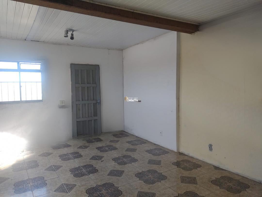 Casa à venda com 4 quartos, 300m² - Foto 2