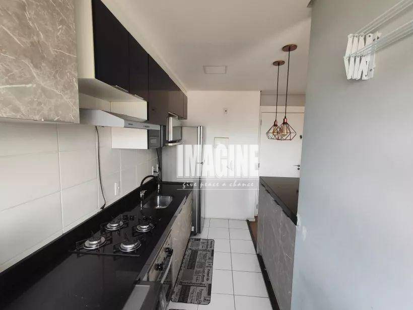 Apartamento à venda com 2 quartos, 40m² - Foto 11