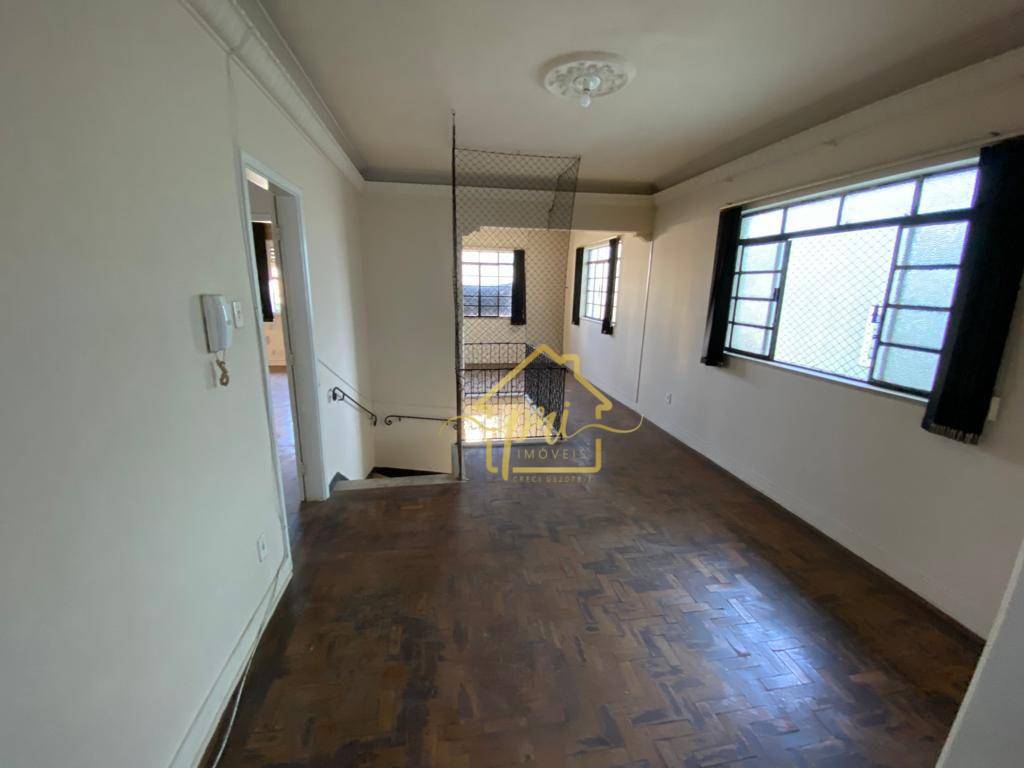 Casa à venda com 5 quartos, 225m² - Foto 13