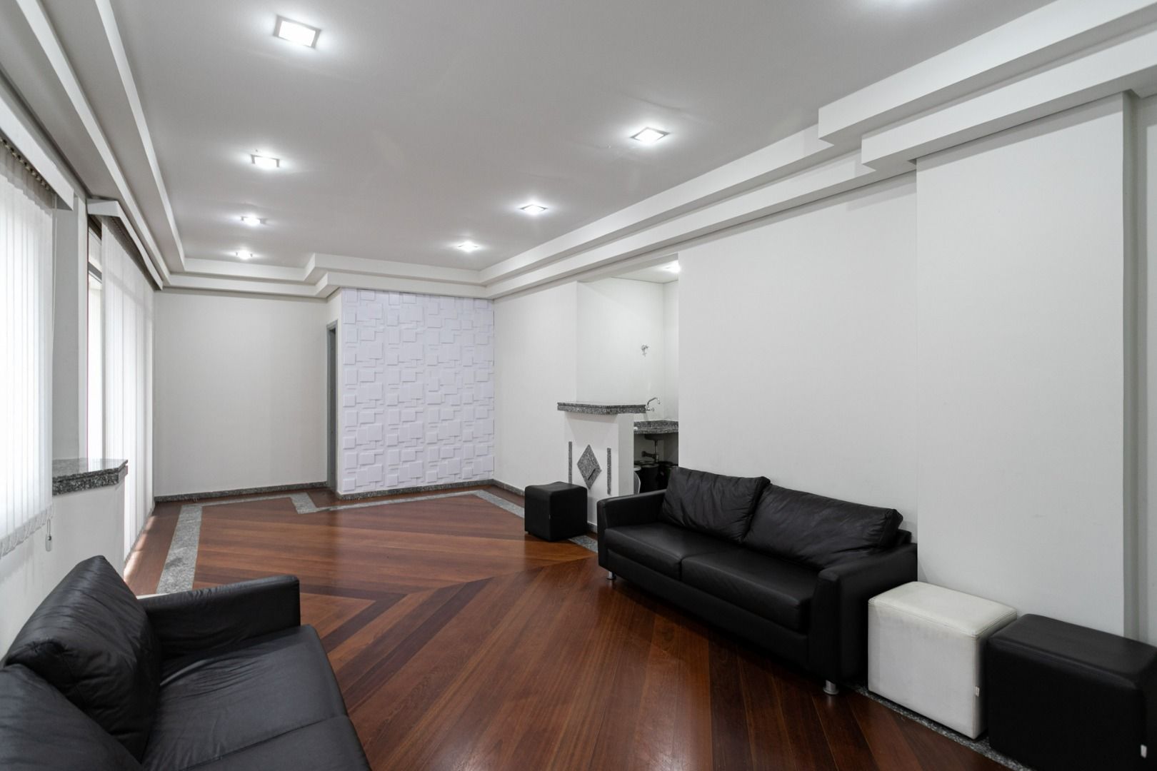 Apartamento à venda com 4 quartos, 153m² - Foto 2