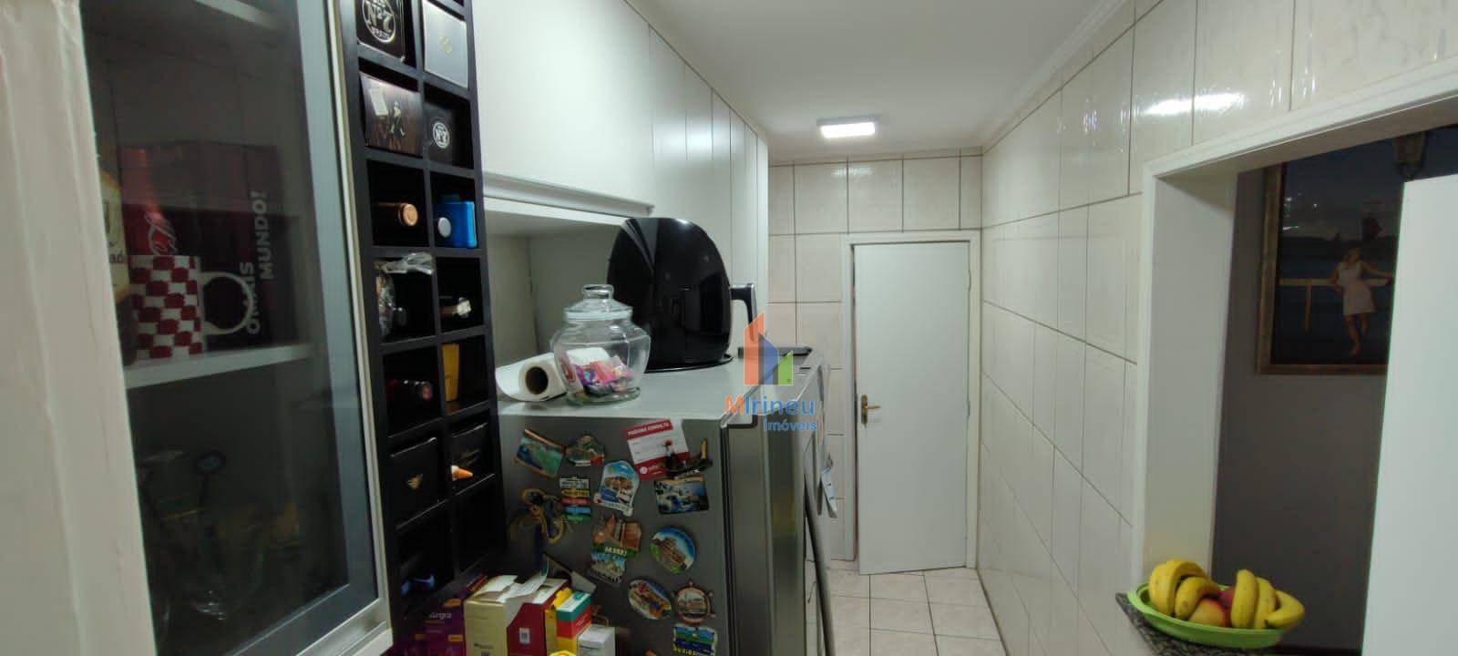 Apartamento à venda com 3 quartos, 77m² - Foto 7