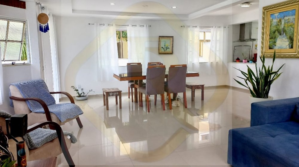 Casa de Condomínio à venda com 4 quartos, 300m² - Foto 1