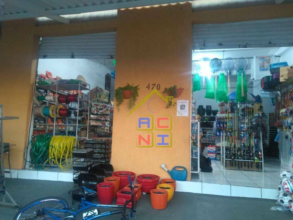 Sobrado à venda com 4 quartos, 200m² - Foto 1