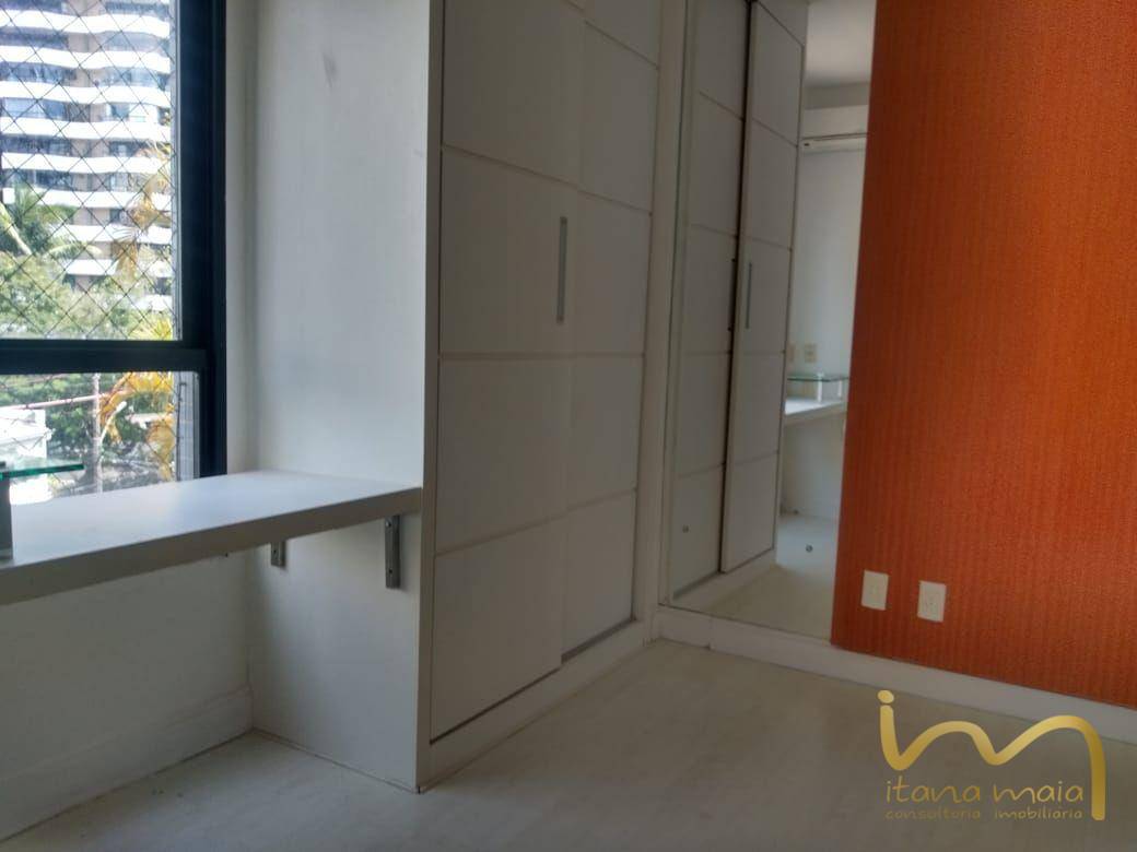 Apartamento à venda com 2 quartos, 111m² - Foto 2