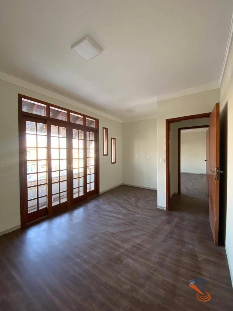 Casa à venda com 3 quartos, 260m² - Foto 6