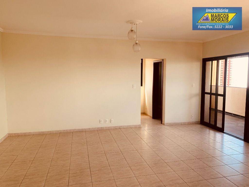 Apartamento à venda com 3 quartos, 167m² - Foto 3