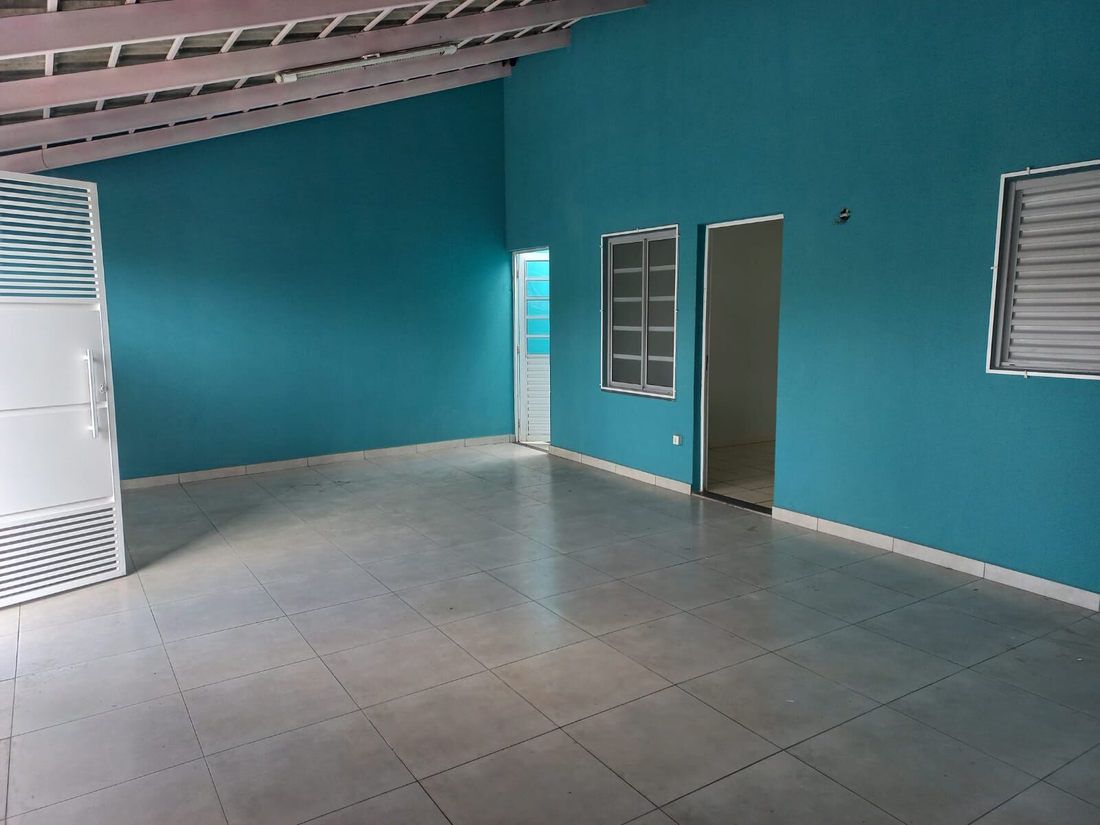 Casa para alugar com 2 quartos, 173m² - Foto 1