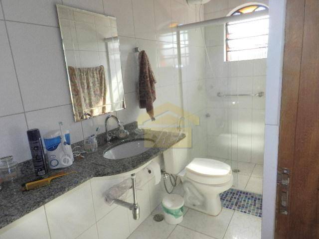 Sobrado à venda com 3 quartos, 246m² - Foto 12