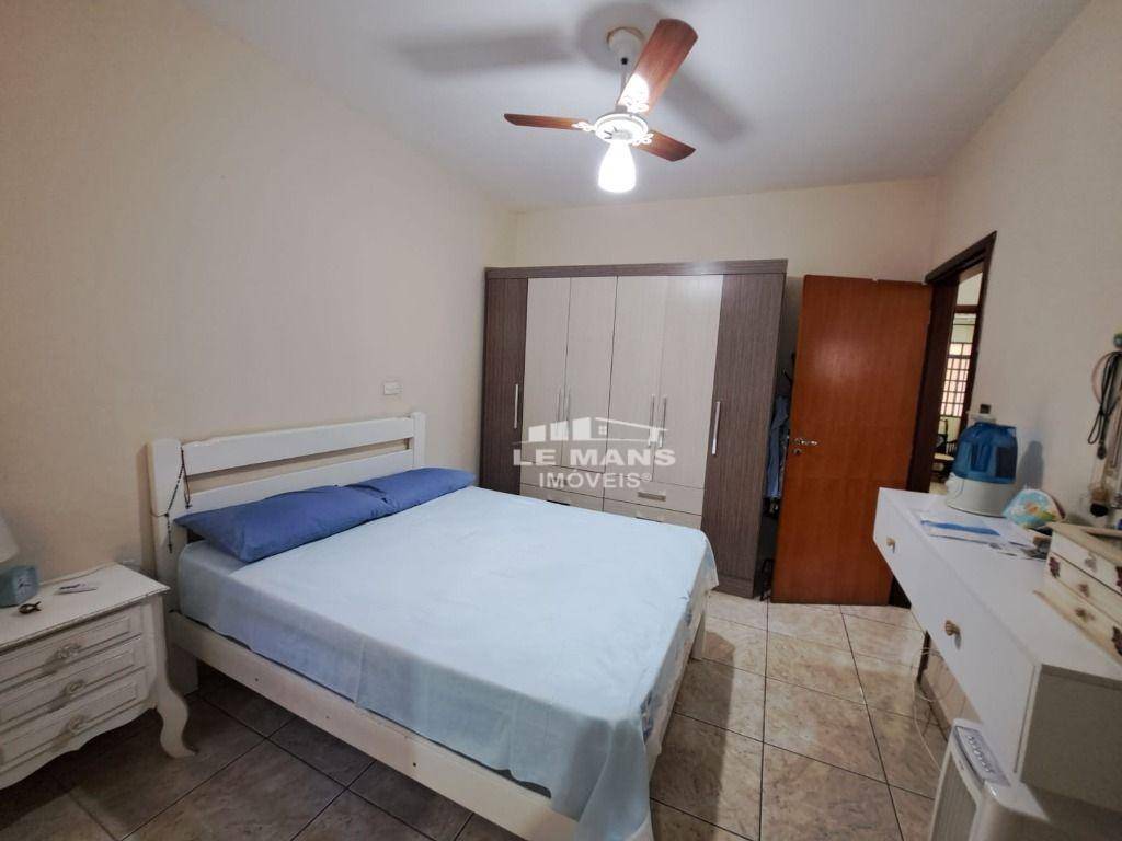 Casa, 3 quartos, 200 m² - Foto 16