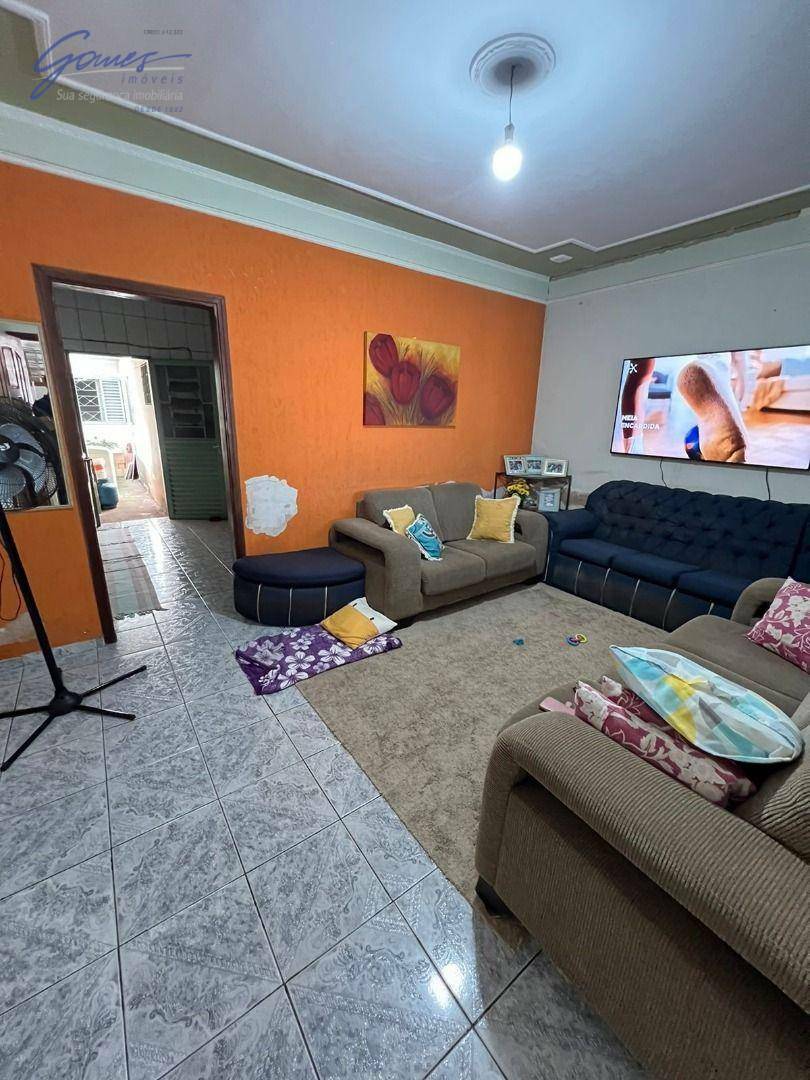 Casa à venda com 2 quartos, 133m² - Foto 1