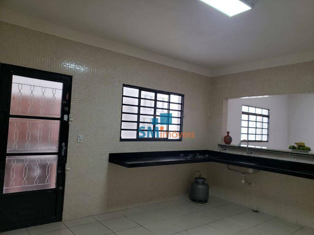 Sobrado à venda com 5 quartos, 220m² - Foto 37