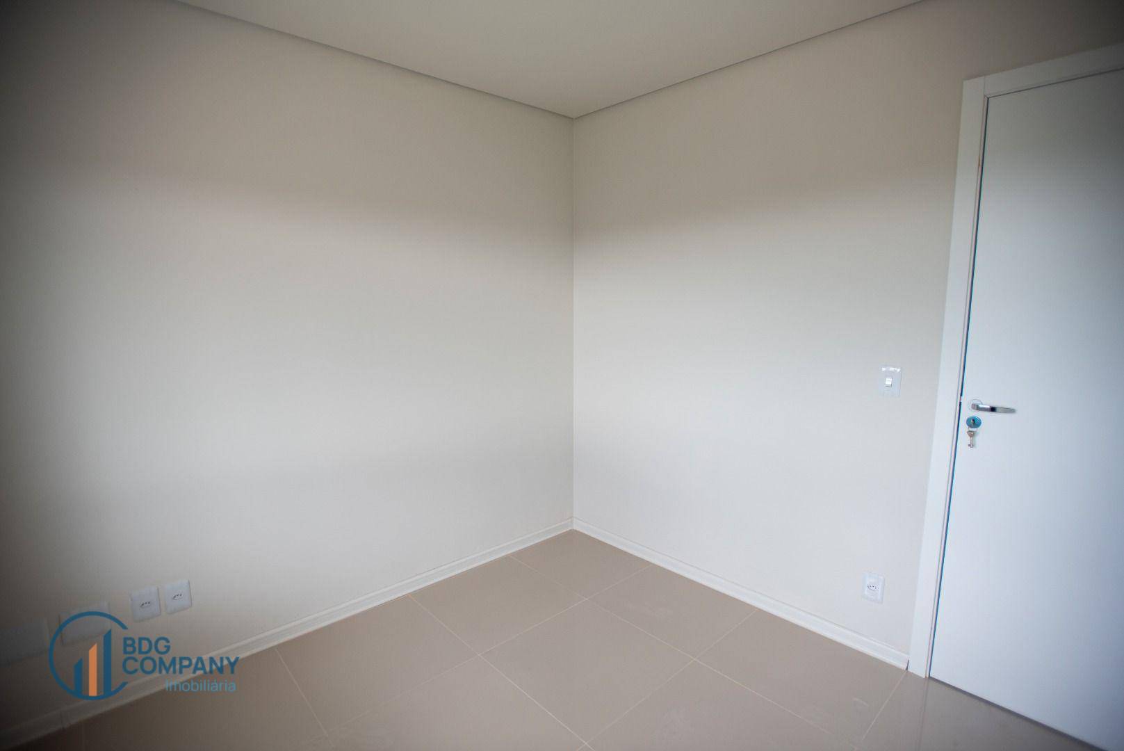 Apartamento à venda com 3 quartos, 87m² - Foto 14