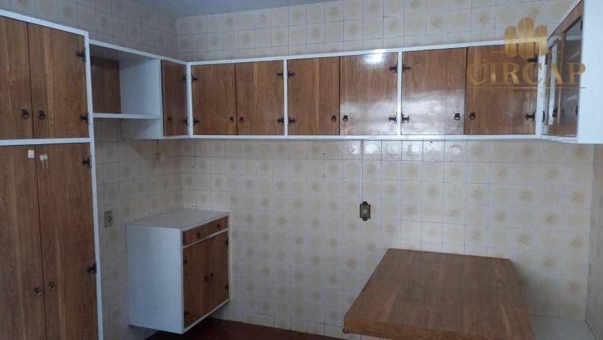 Casa à venda e aluguel com 4 quartos, 300m² - Foto 11