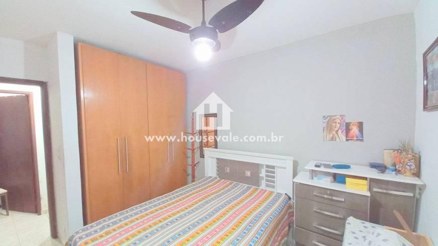 Casa à venda com 3 quartos, 220m² - Foto 11