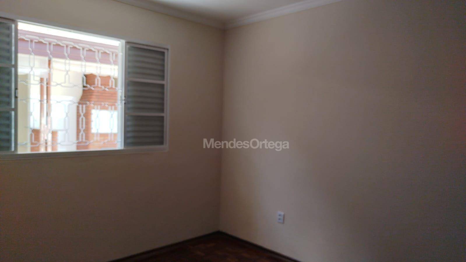 Casa para alugar com 3 quartos, 250m² - Foto 25