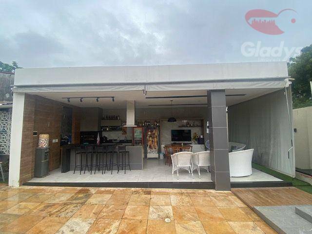 Casa à venda com 3 quartos, 300m² - Foto 5