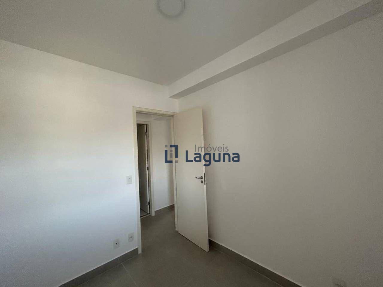 Apartamento para alugar com 3 quartos, 84m² - Foto 15