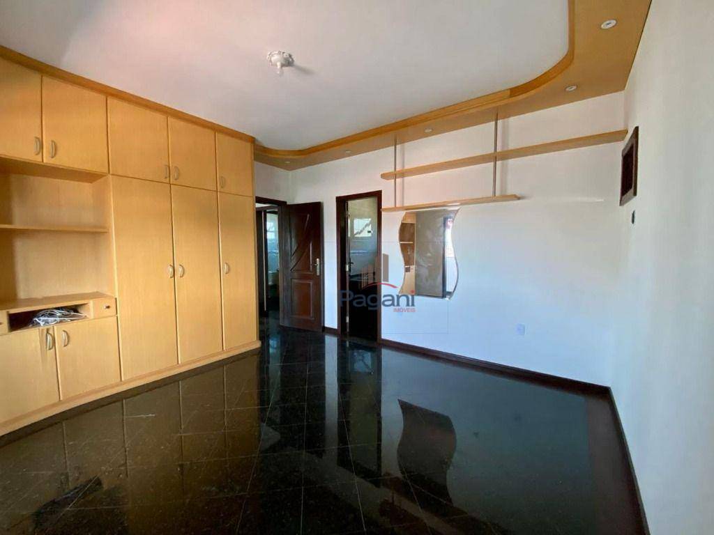 Casa à venda com 8 quartos, 356m² - Foto 14