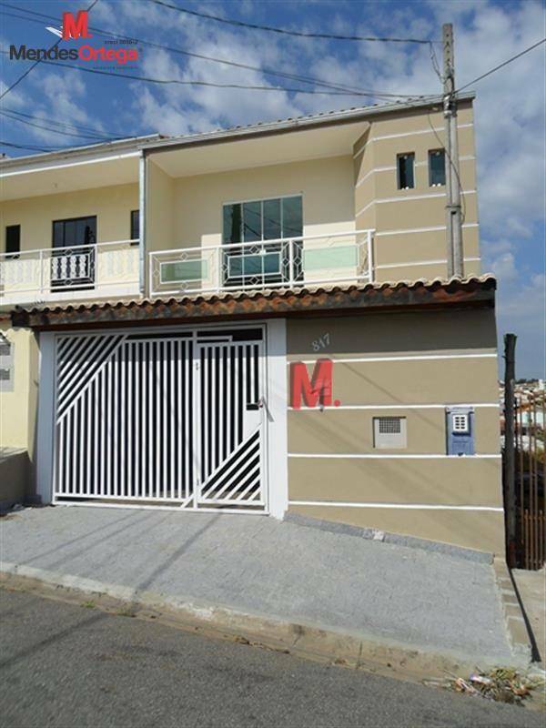 Casa à venda com 3 quartos, 197m² - Foto 2