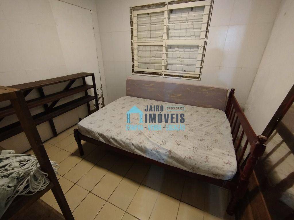Casa à venda com 2 quartos, 130m² - Foto 13