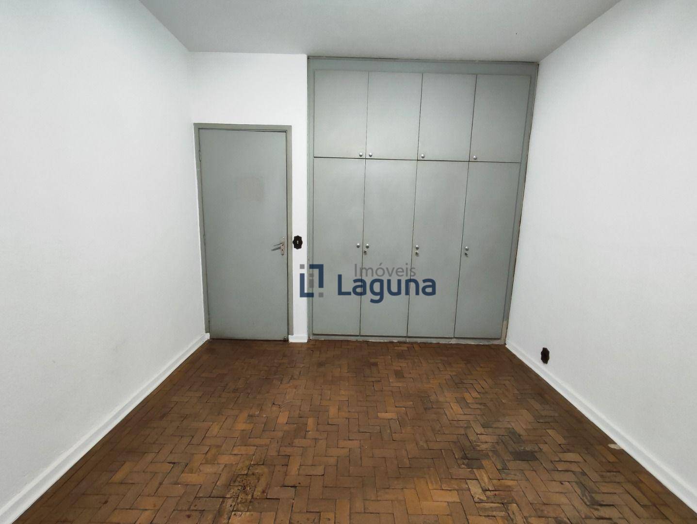 Casa para alugar com 3 quartos, 285m² - Foto 36